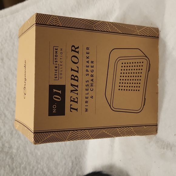 Temblor Other - Temblor Wireless speaker and charger, gray ans bamboo